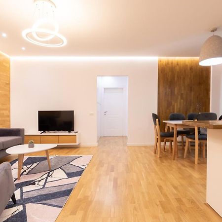 Exclusive 2 Bedrooms Apartment ティラナ エクステリア 写真