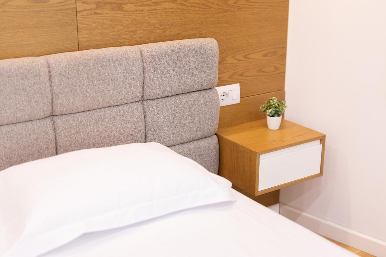 Exclusive 2 Bedrooms Apartment ティラナ エクステリア 写真