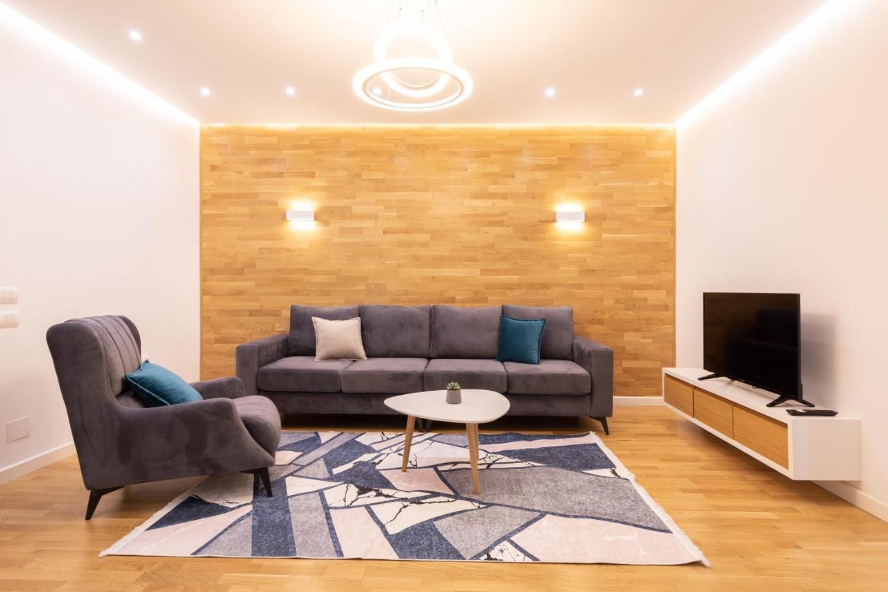 Exclusive 2 Bedrooms Apartment ティラナ エクステリア 写真