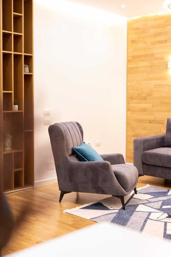 Exclusive 2 Bedrooms Apartment ティラナ エクステリア 写真
