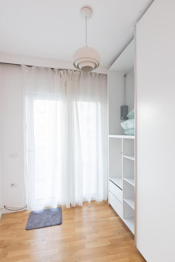 Exclusive 2 Bedrooms Apartment ティラナ エクステリア 写真