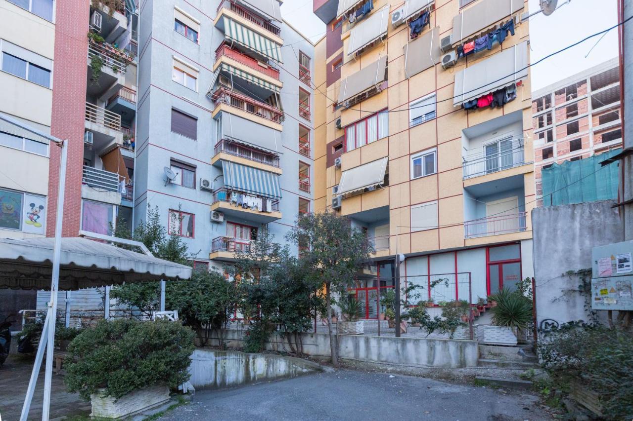 Exclusive 2 Bedrooms Apartment ティラナ エクステリア 写真