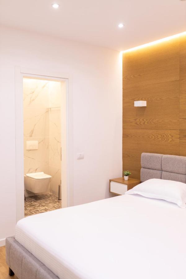 Exclusive 2 Bedrooms Apartment ティラナ エクステリア 写真