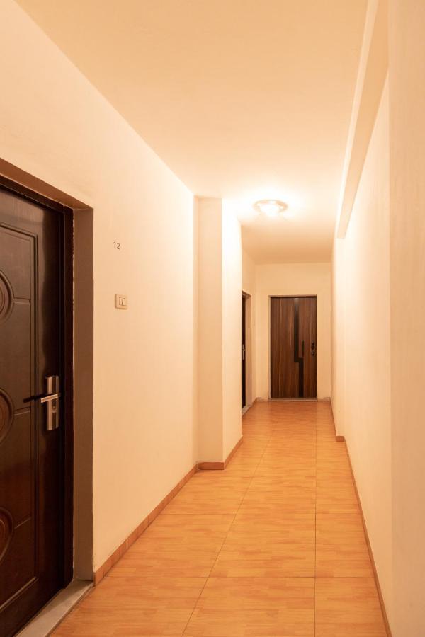 Exclusive 2 Bedrooms Apartment ティラナ エクステリア 写真